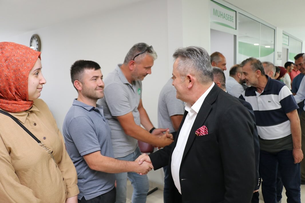 Cumayeri Belediyesi Ailesi Bayramlaştı